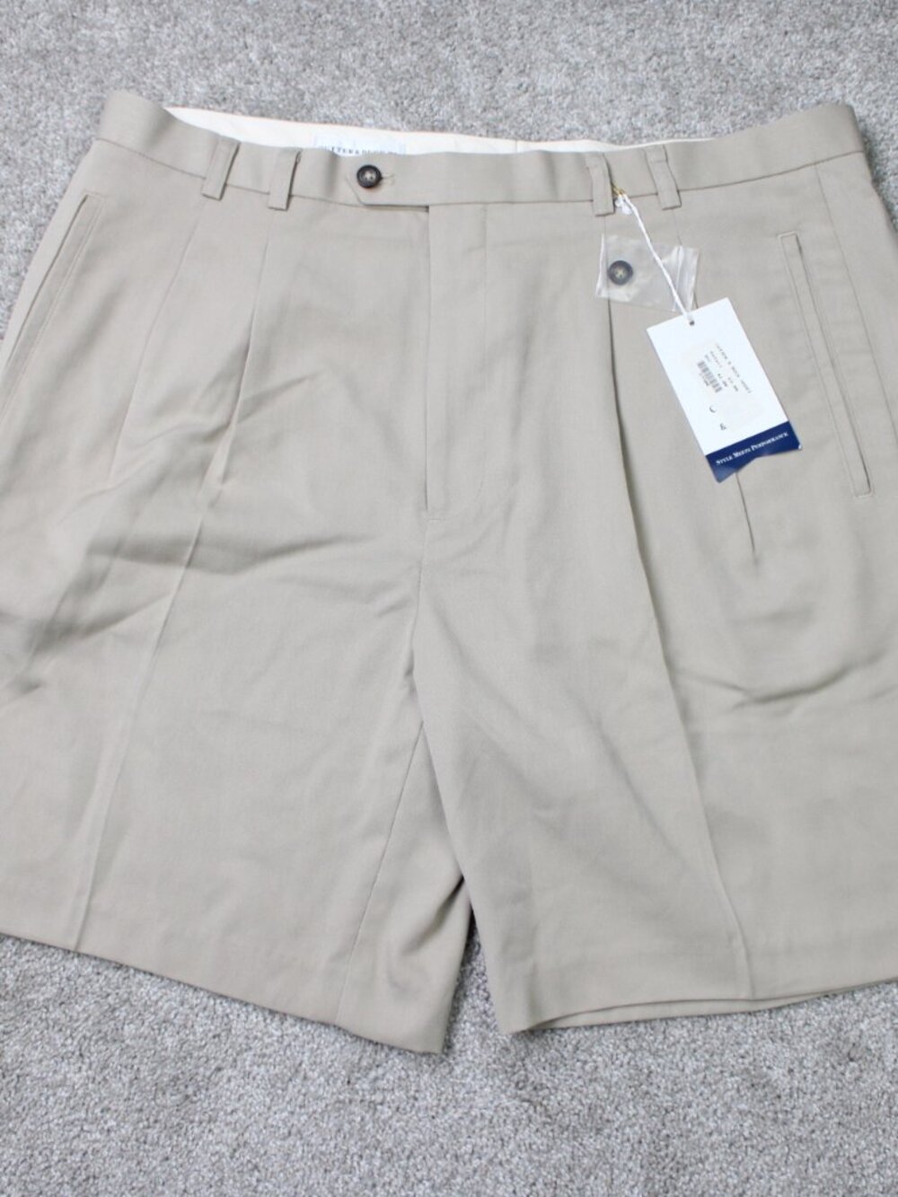 Cutter & Buck Shorts NWT Mens 40 Khaki 9" Pleated Polyester/Rayon Casual Preppy